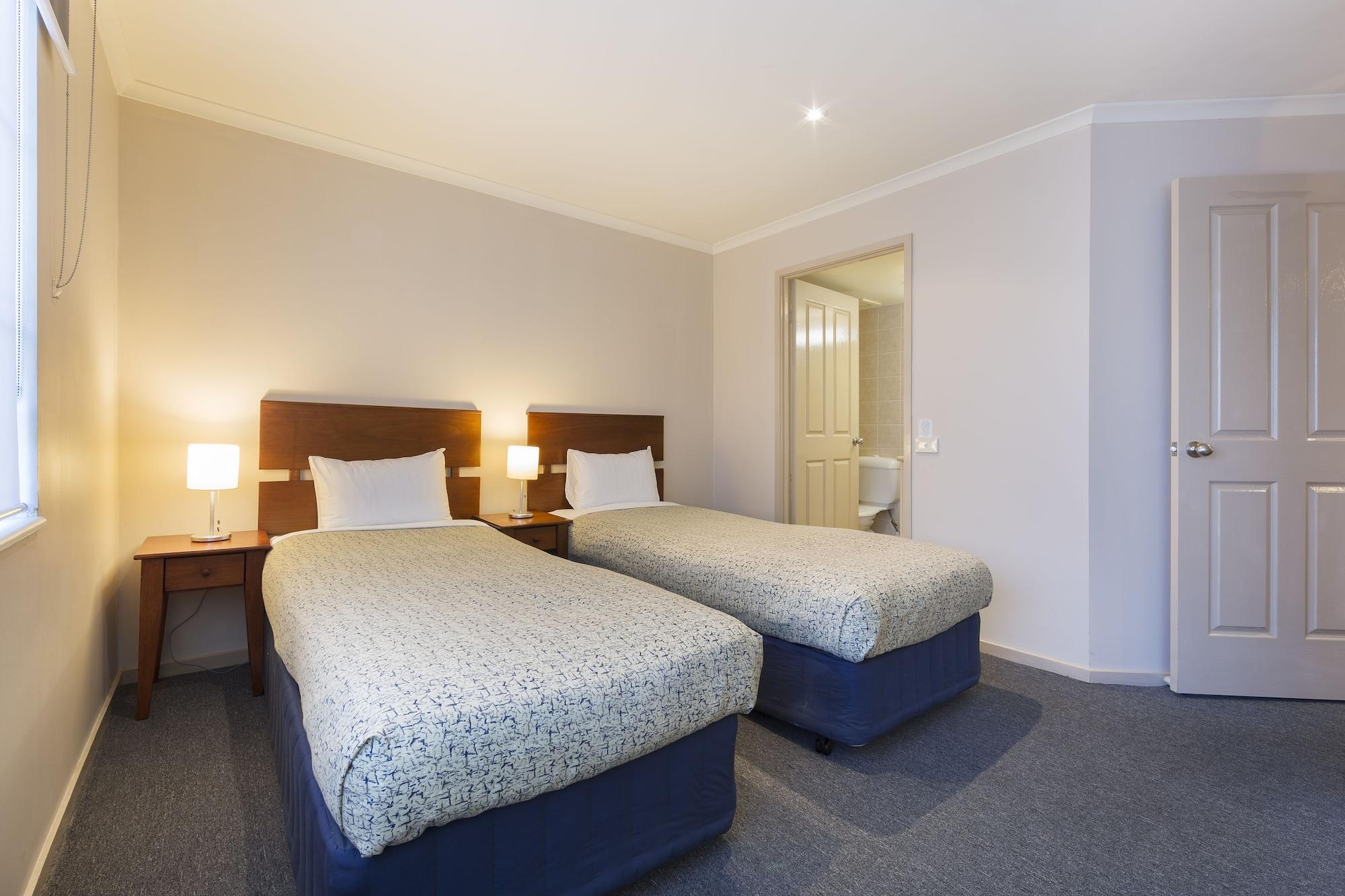 Canberra Parklands Central Apartment Hotel Official Esterno foto