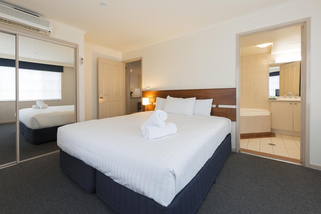 Canberra Parklands Central Apartment Hotel Official Esterno foto