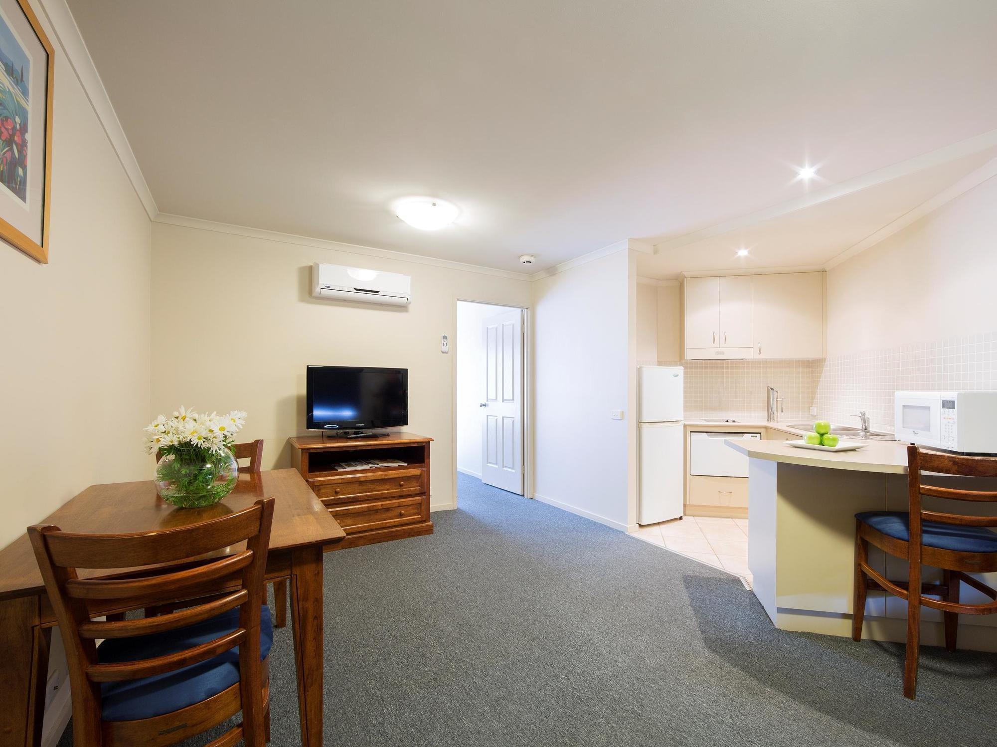 Canberra Parklands Central Apartment Hotel Official Esterno foto