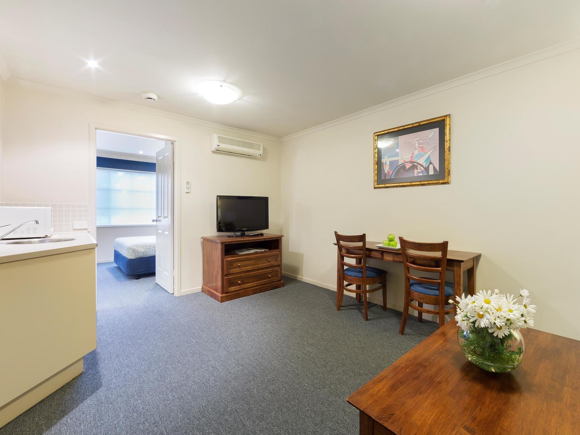 Canberra Parklands Central Apartment Hotel Official Esterno foto